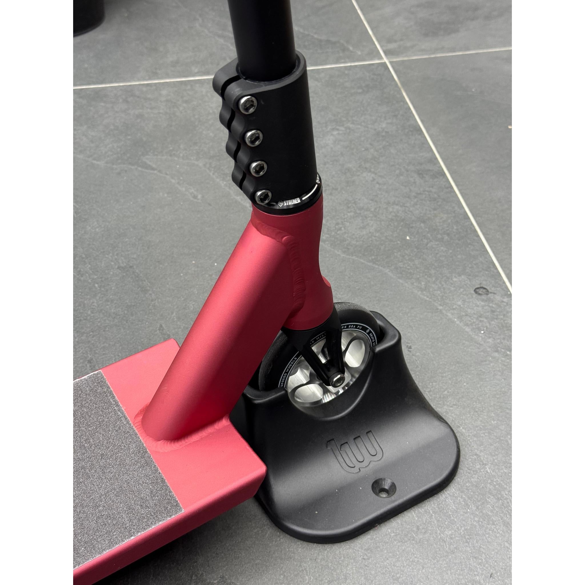 Scooter Custom Build Gravis Special Edition Black/Red- Scootworld.es