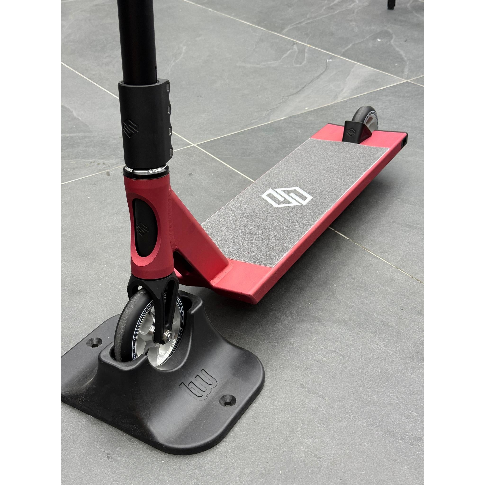 Scooter Custom Build Gravis Special Edition Black/Red- Scootworld.es