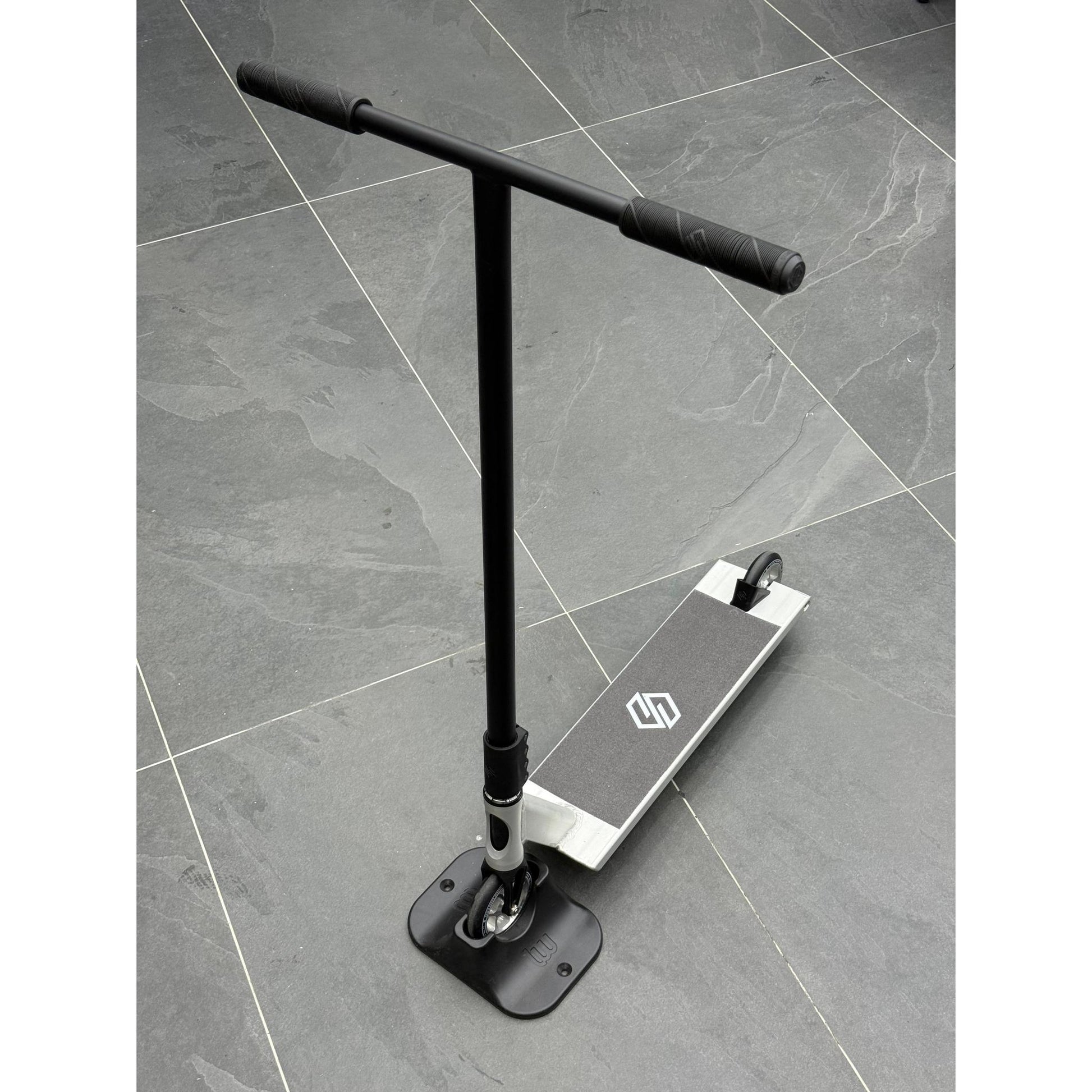 Scooter Custom Build Gravis Black/Raw- Scootworld.es