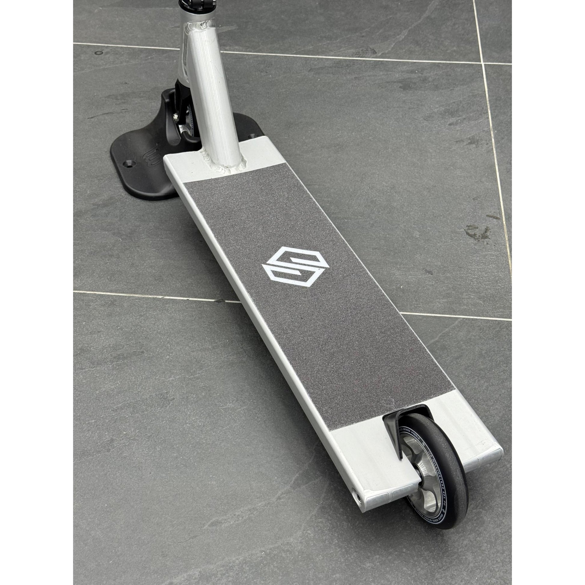 Scooter Custom Build Gravis Black/Raw- Scootworld.es