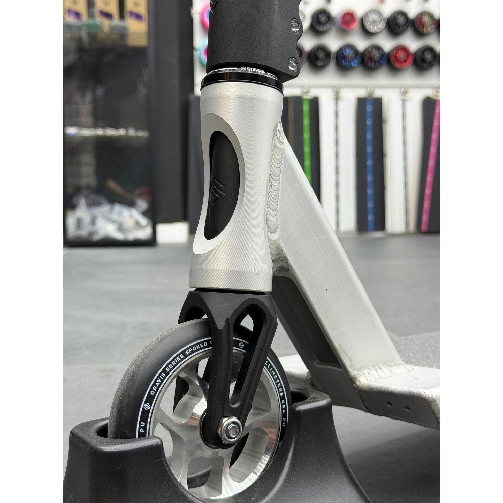 Scooter Custom Build Gravis Black/Raw- Scootworld.es