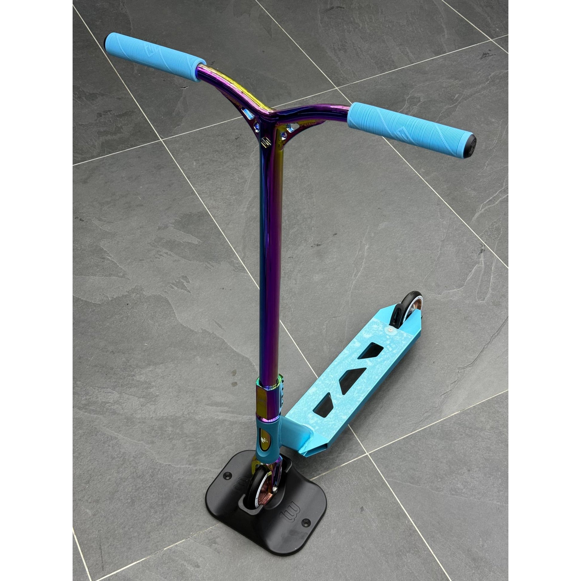 Scooter Custom Build Striker Teal/Rainbow- Scootworld.es