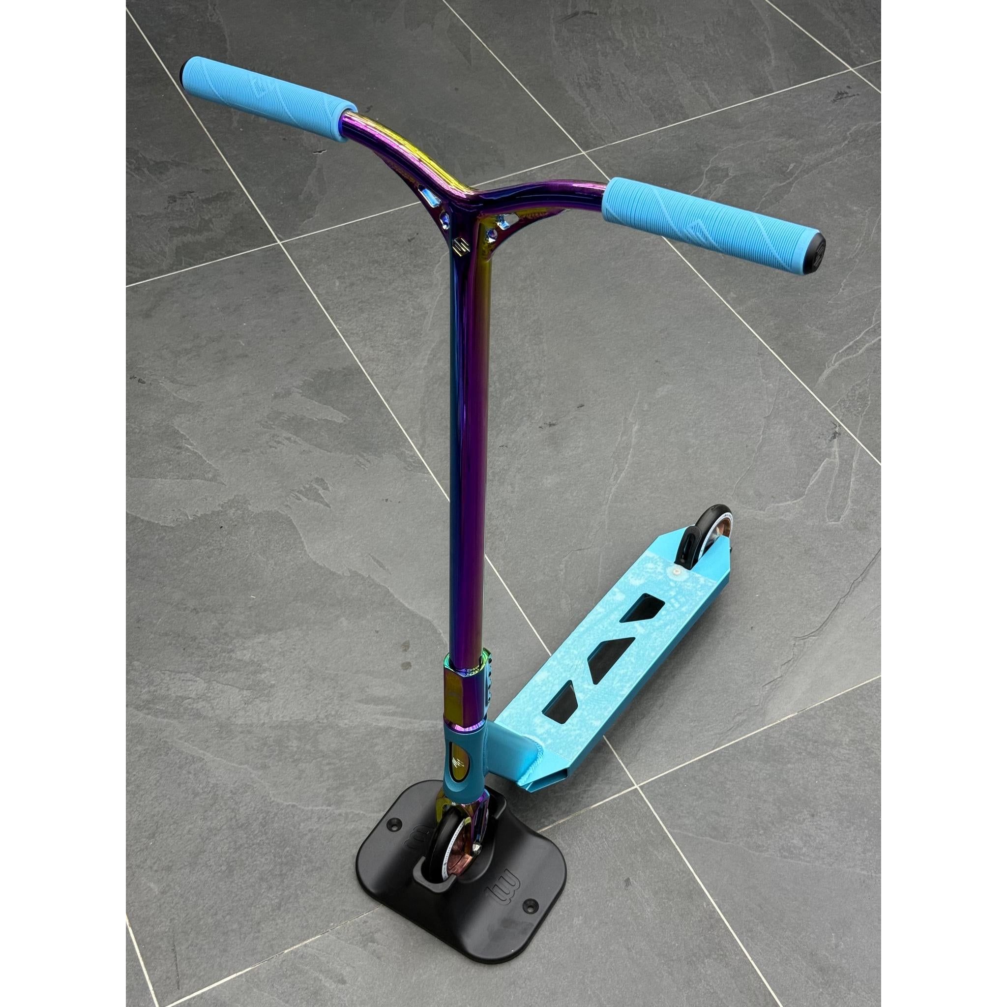 Scooter Custom Build Striker Teal/Rainbow- Scootworld.es