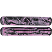 Striker Logo Puños Patinete - Negro/Rosa- Scootworld.es