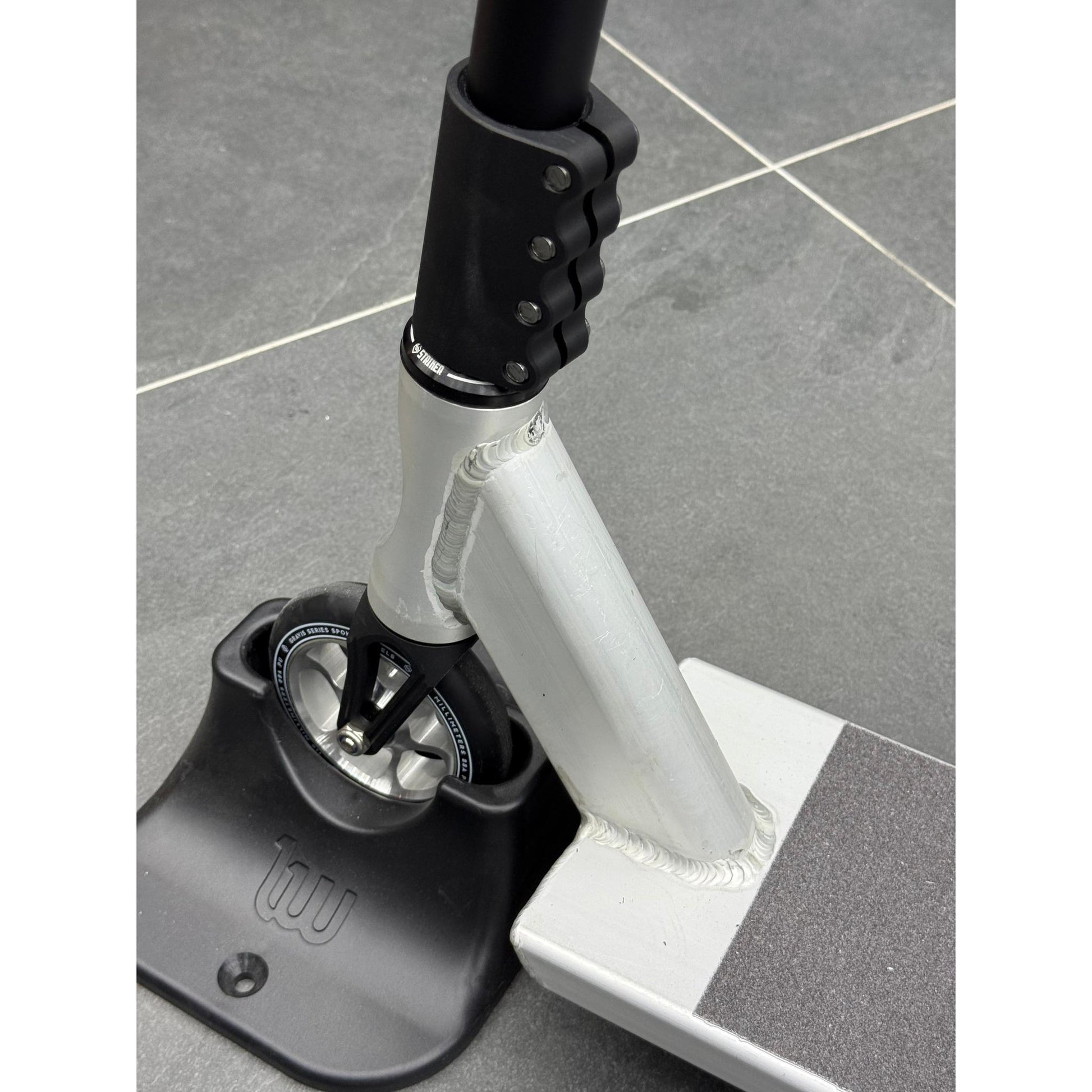 Scooter Custom Build Gravis Black/Raw- Scootworld.es