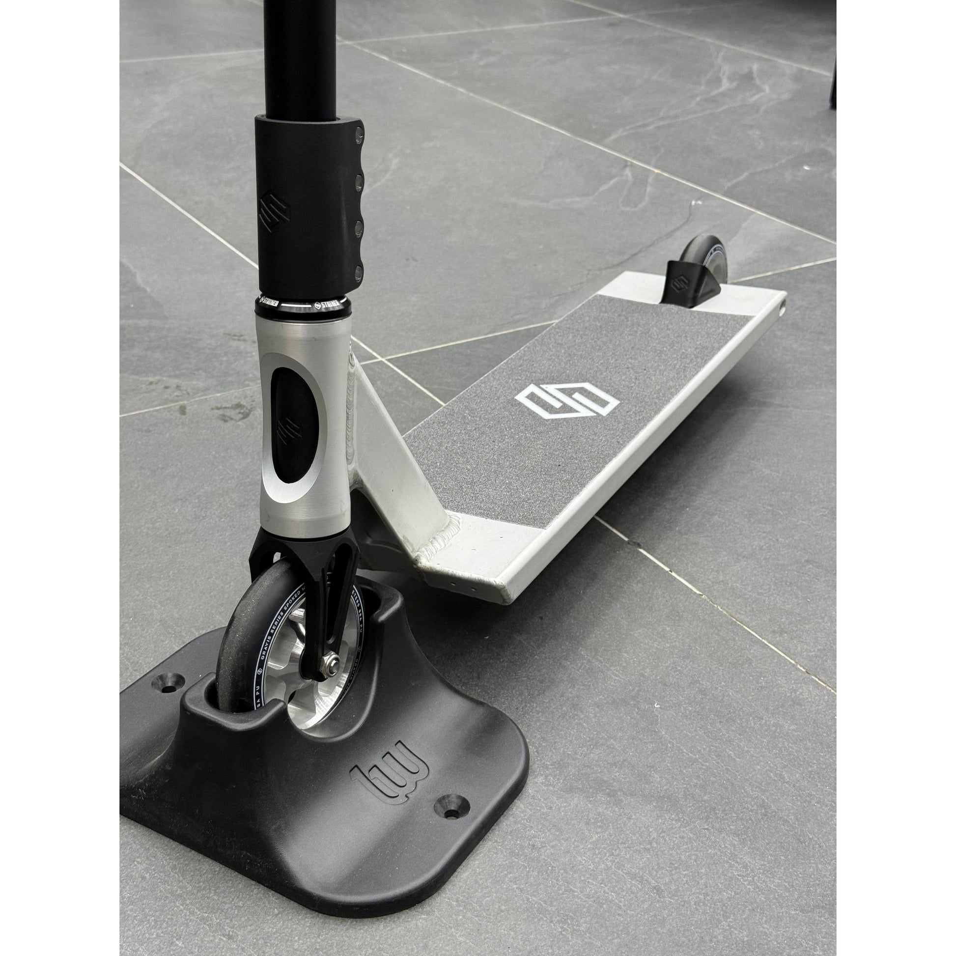 Scooter Custom Build Gravis Black/Raw- Scootworld.es