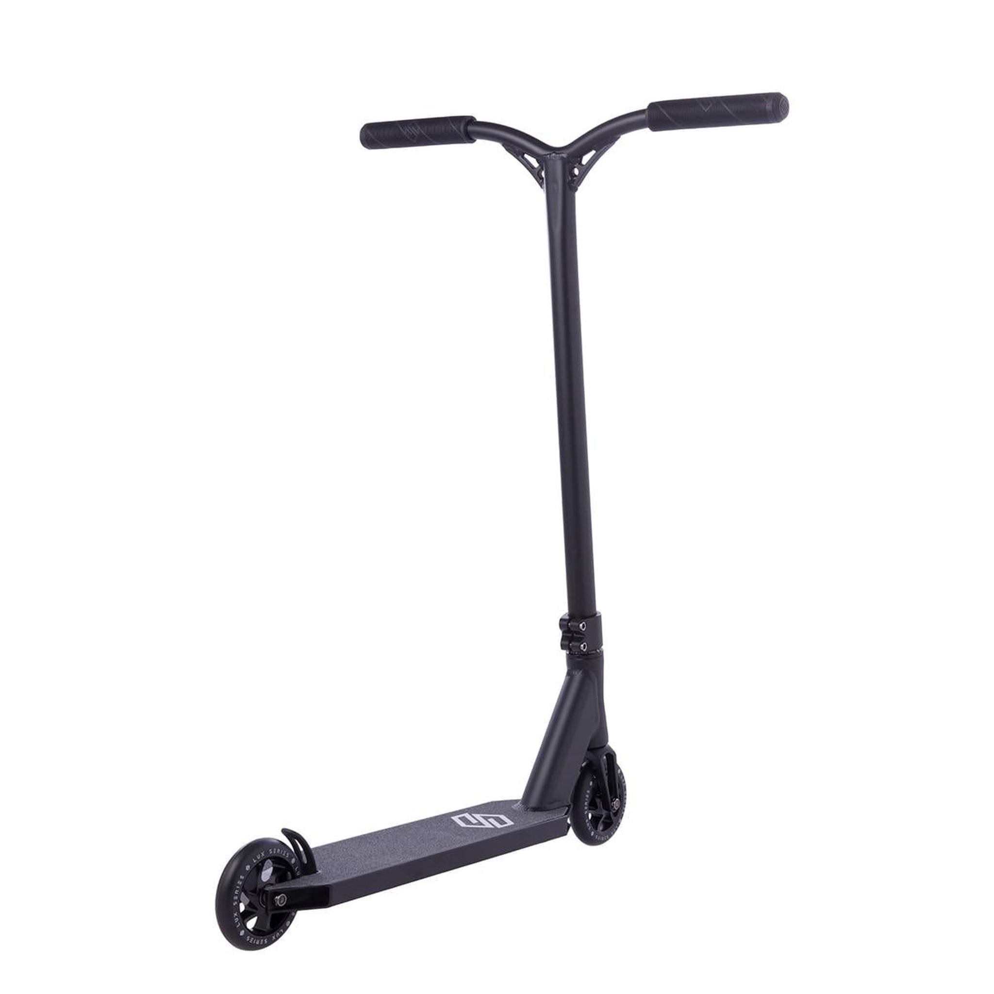 Striker Lux Scooter Freestyle - Negro- Scootworld.es
