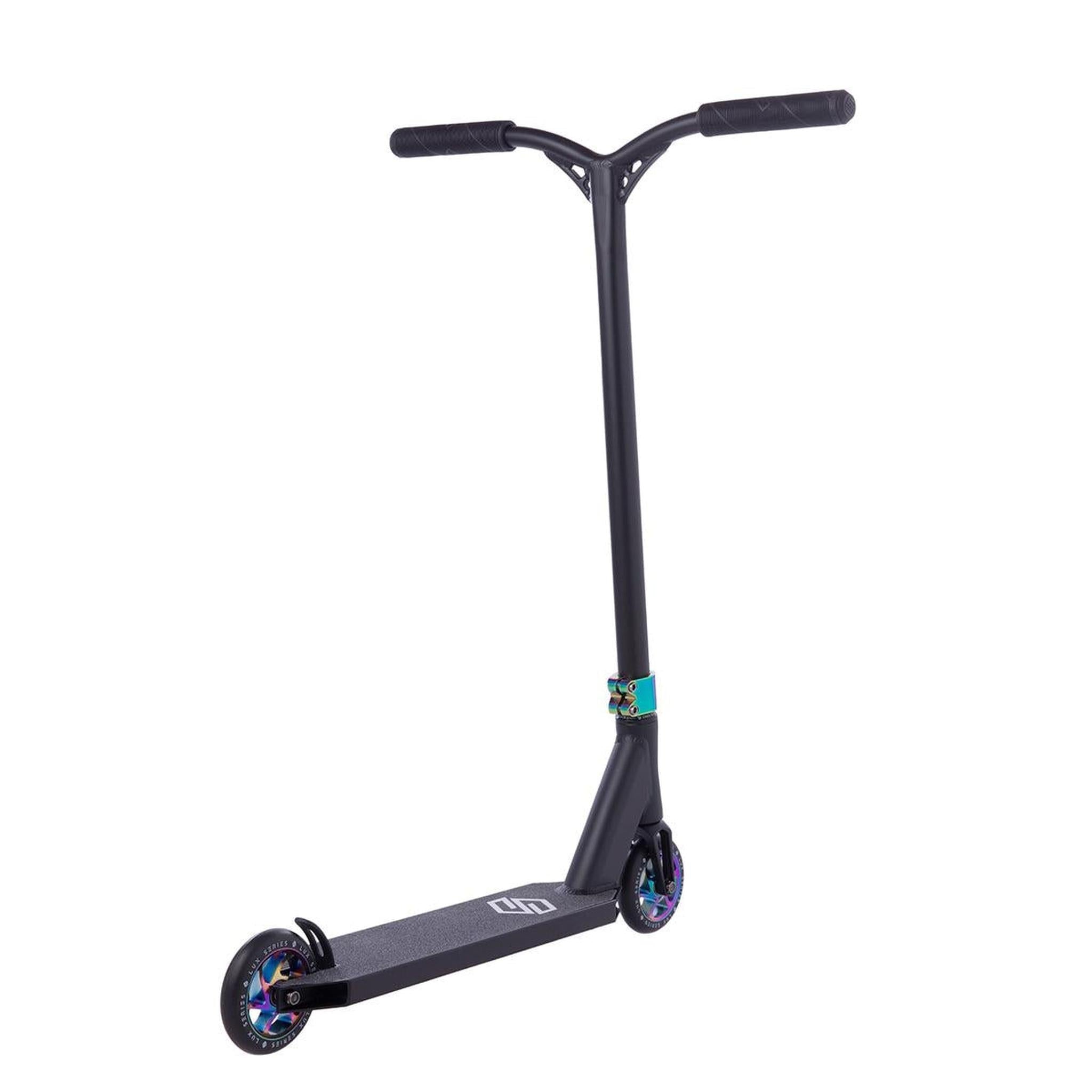 Striker Lux Scooter Freestyle - Black/Rainbow- Scootworld.es