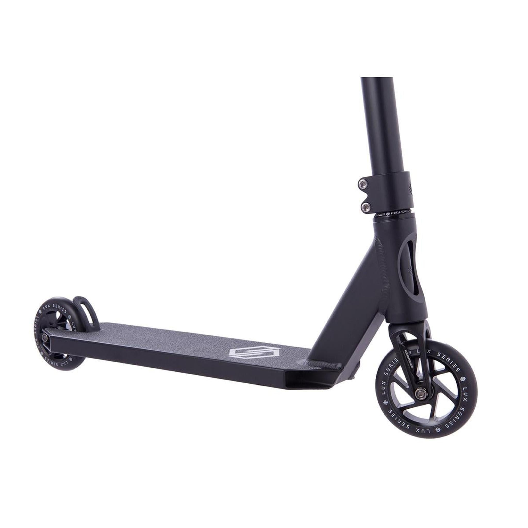 Striker Lux Scooter Freestyle - Negro- Scootworld.es
