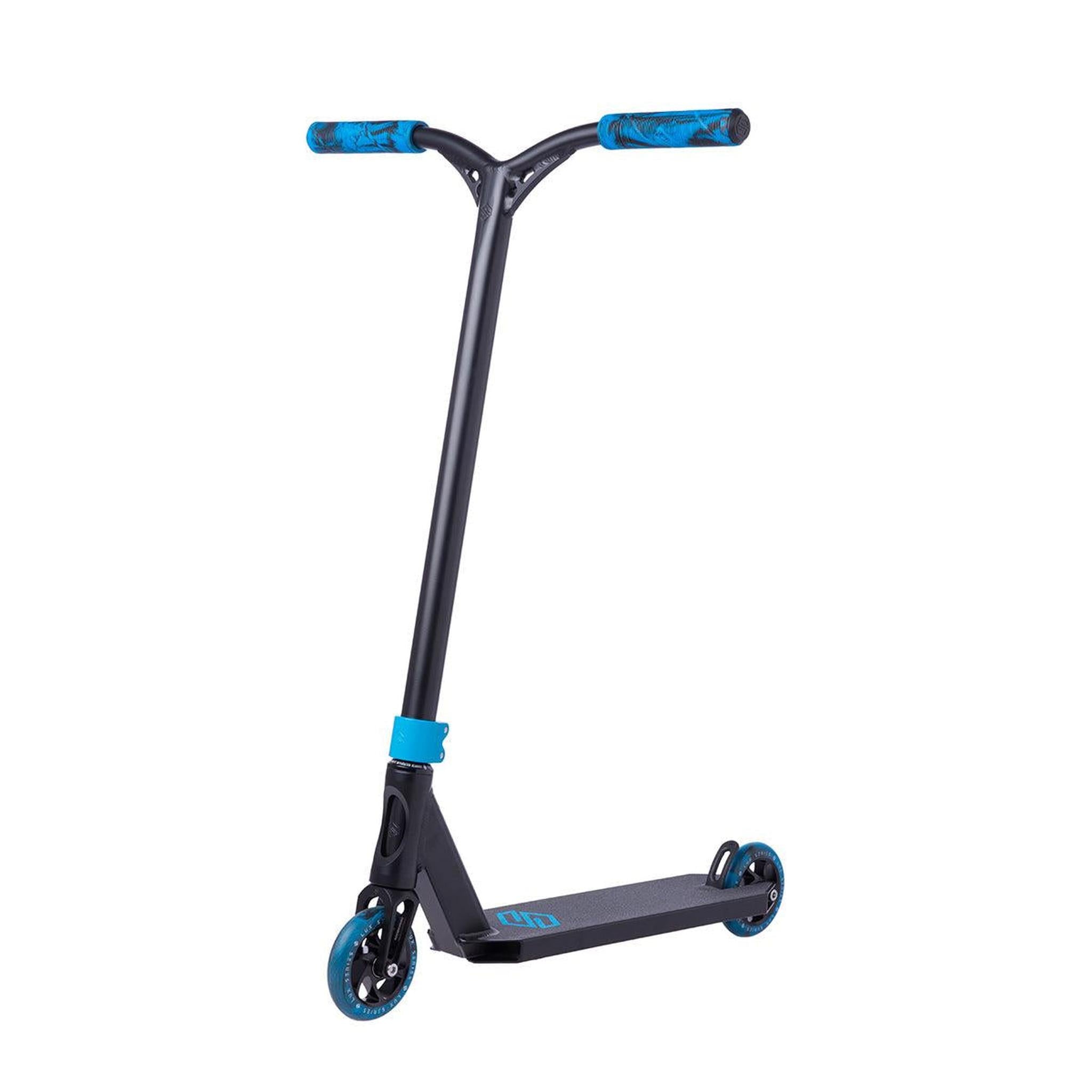 Striker Lux Painted Scooter Freestyle - Negro/Azul Cielo- Scootworld.es