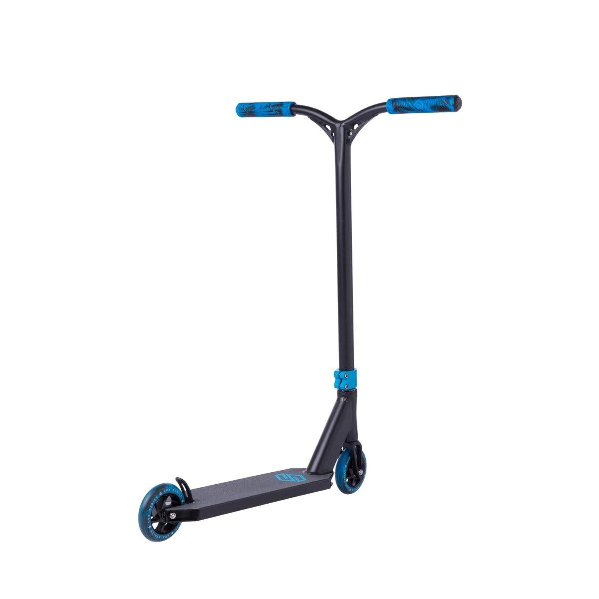 Striker Lux Painted Scooter Freestyle - Negro/Azul Cielo- Scootworld.es