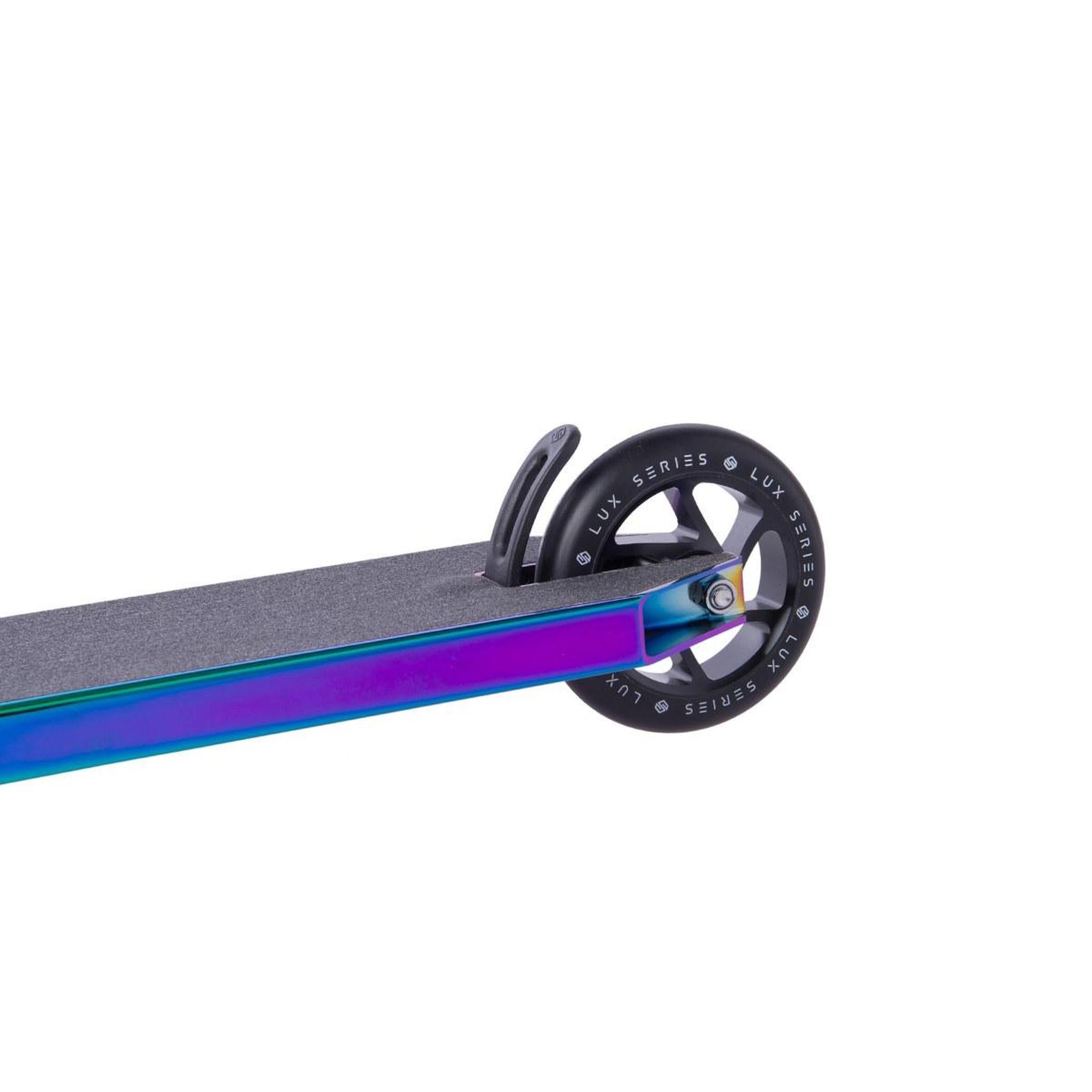 Striker Lux Scooter Freestyle - Rainbow Deck- Scootworld.es
