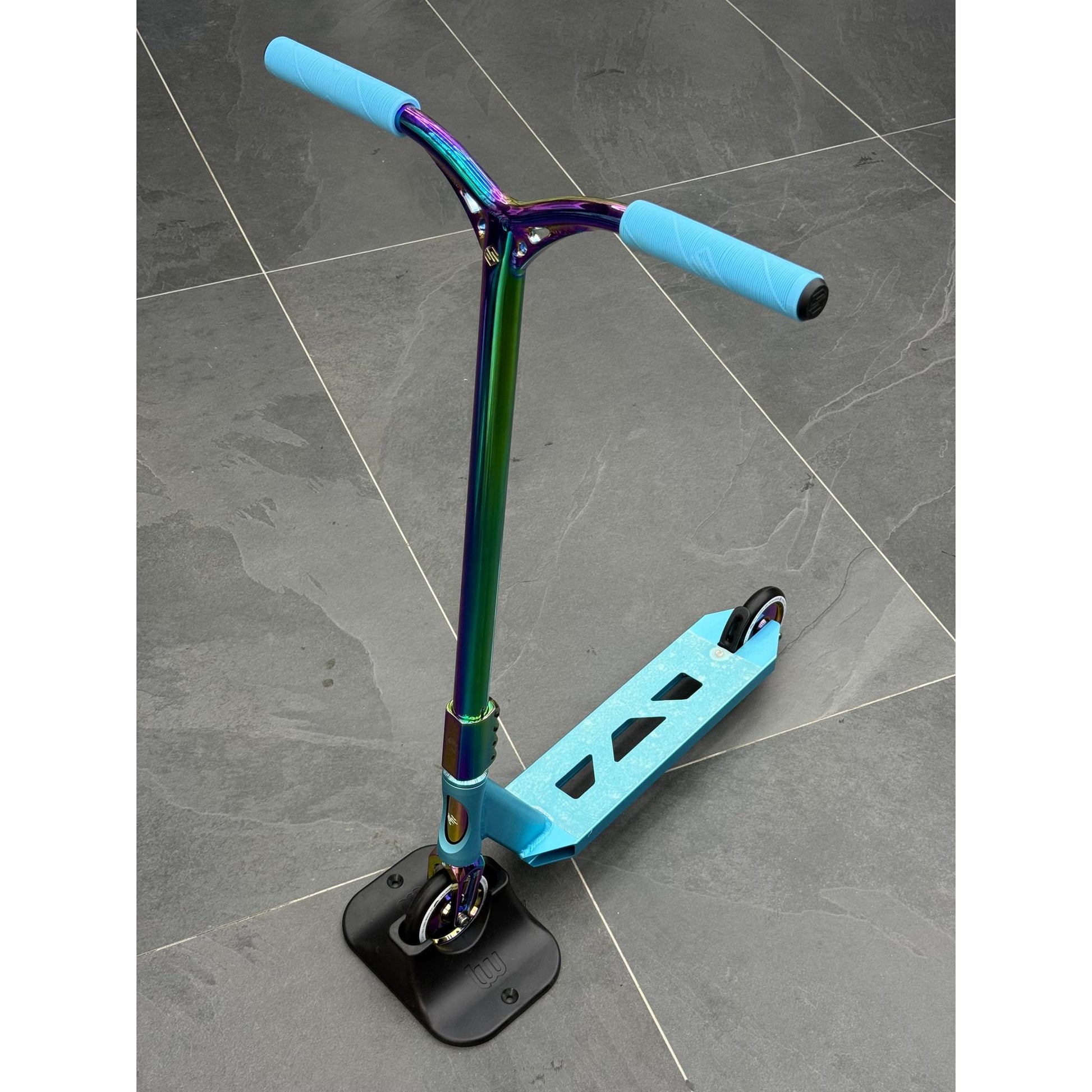 Scooter Custom Build Striker Teal/Rainbow #6- Scootworld.es