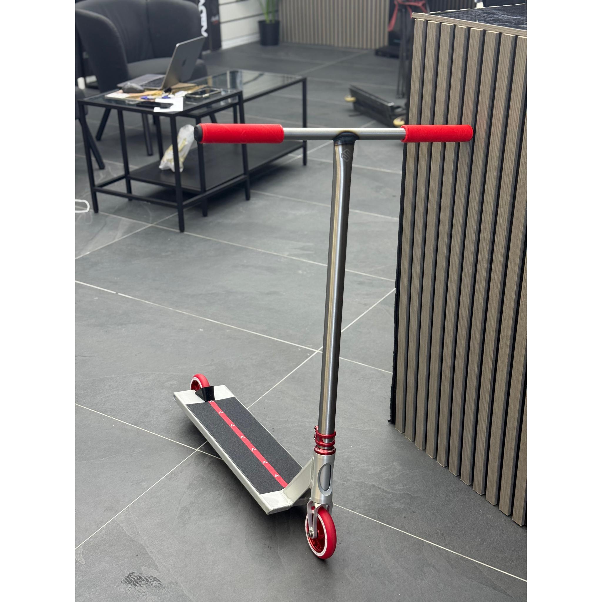 Complete Custom Toni Striker- Scootworld.es