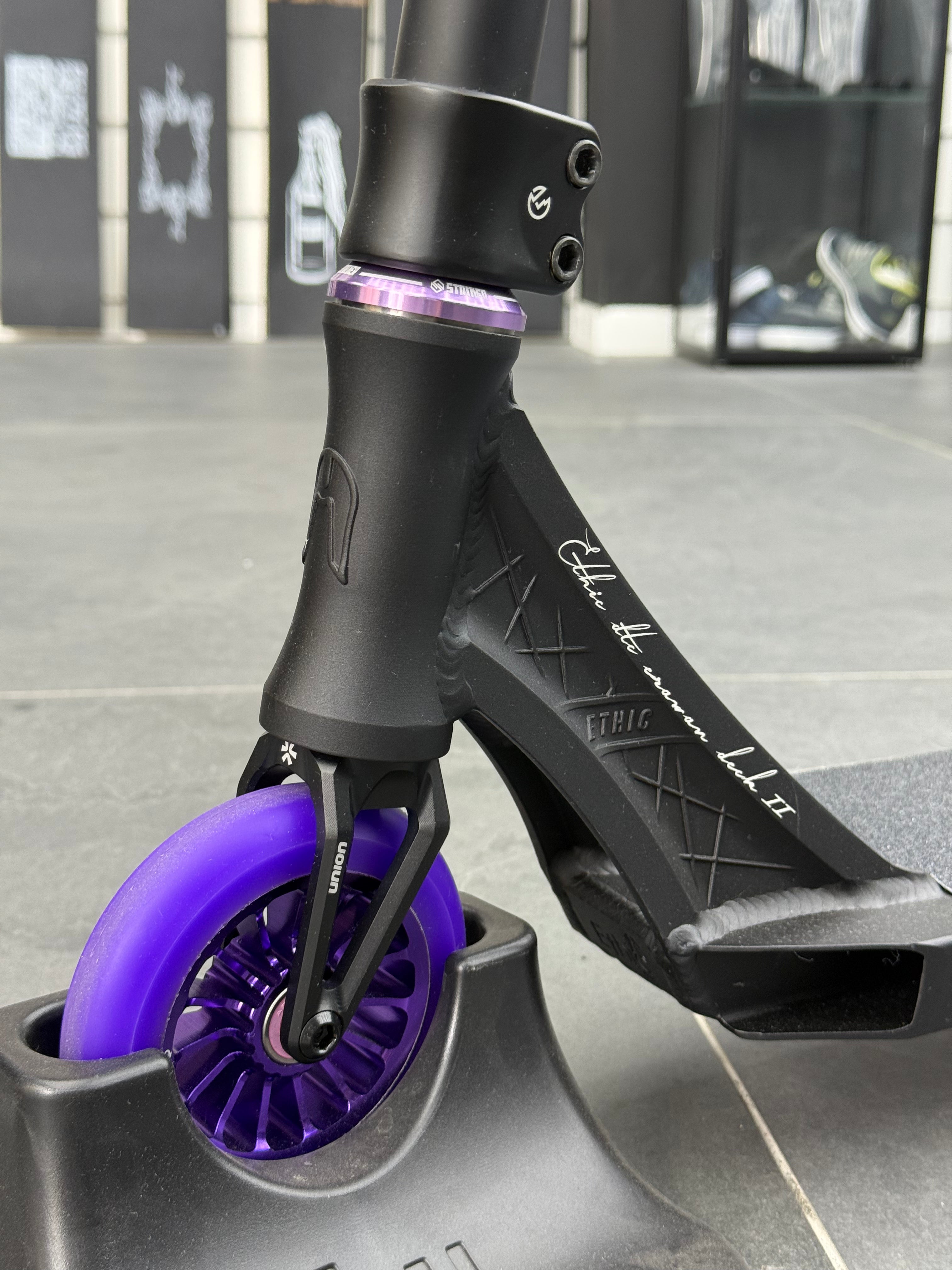 Scooter Custom Black/Purple