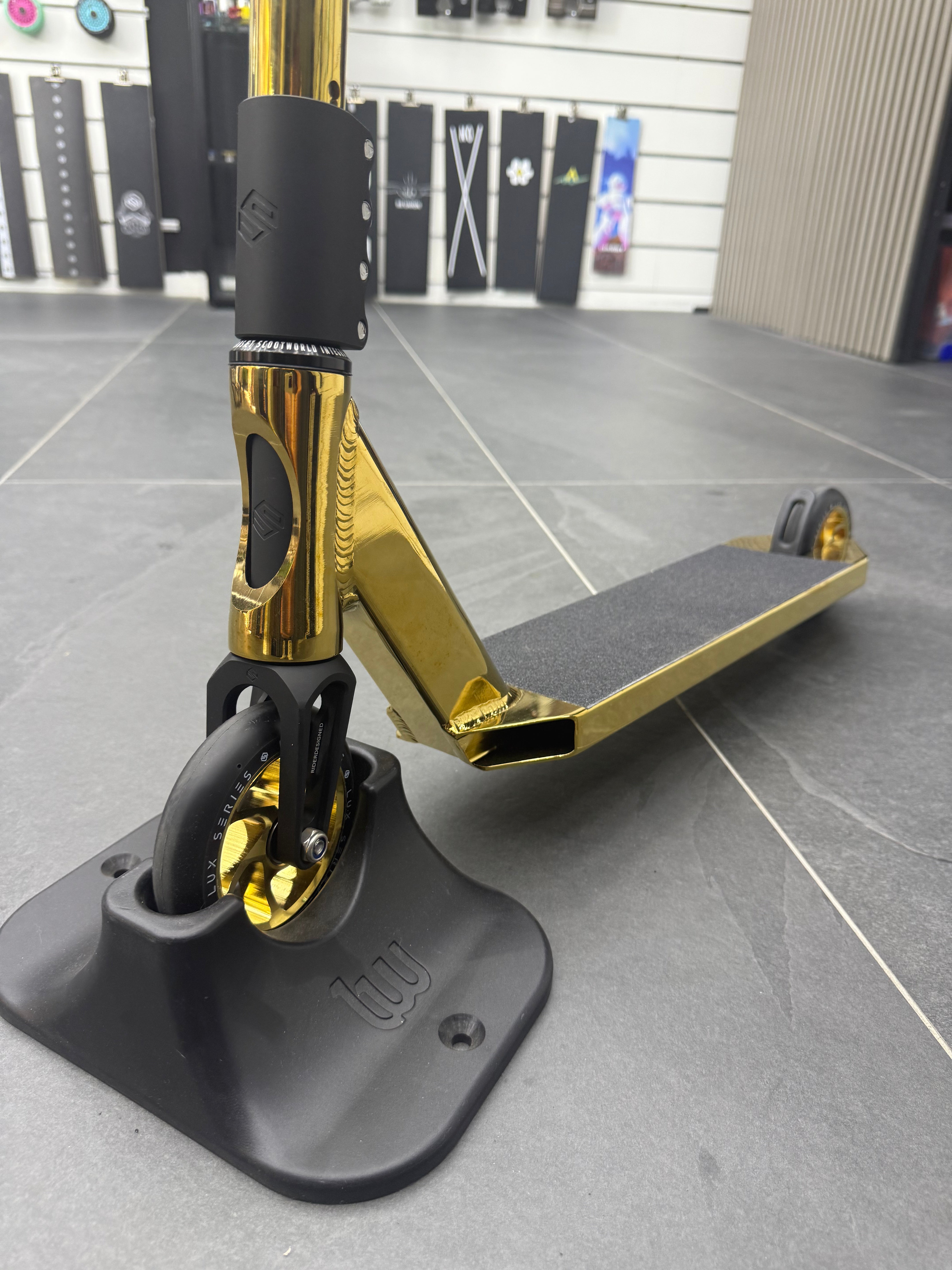 Scooter Custom Striker Dorado