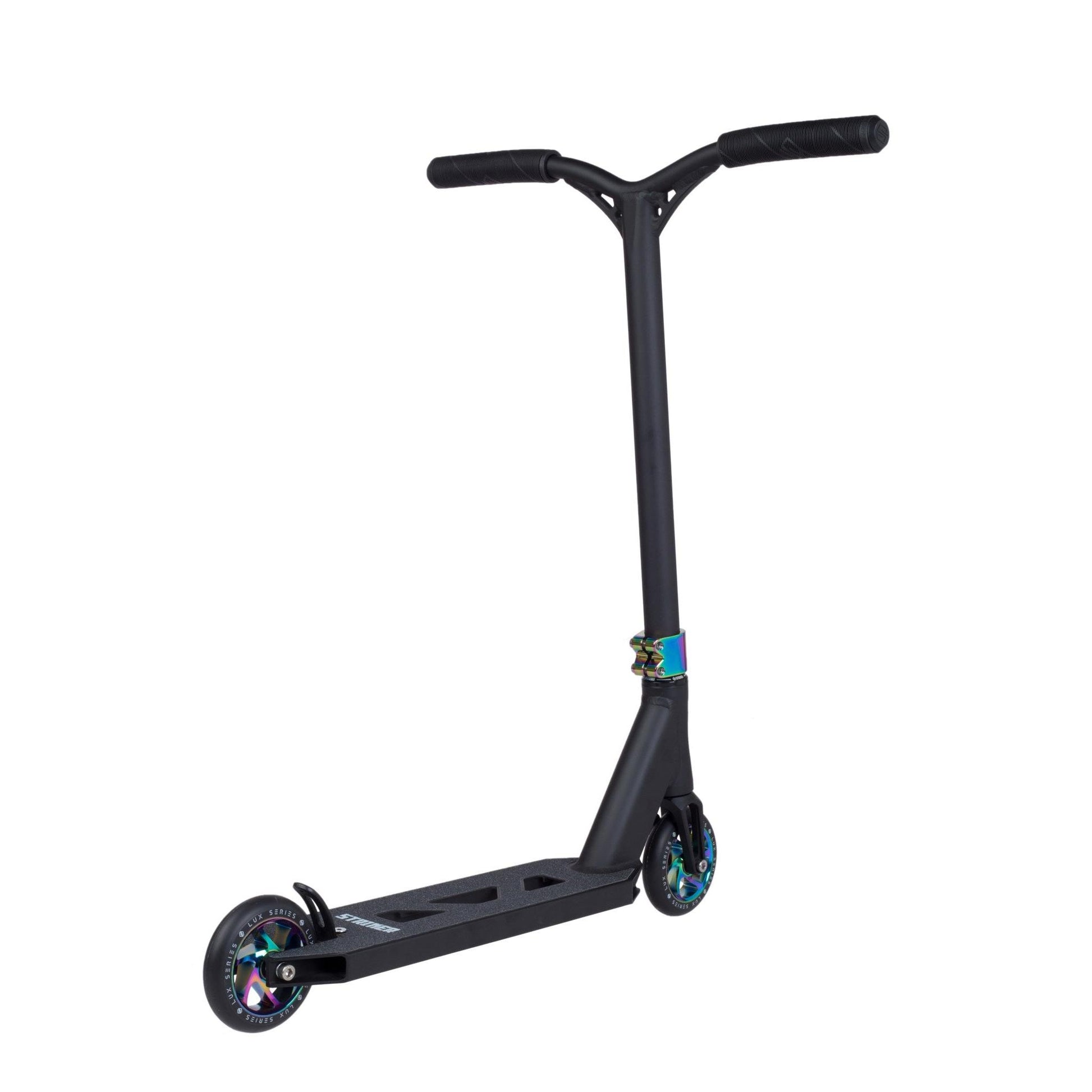 Striker Lux Youth Scooter Freestyle - Black/Rainbow- Scootworld.es