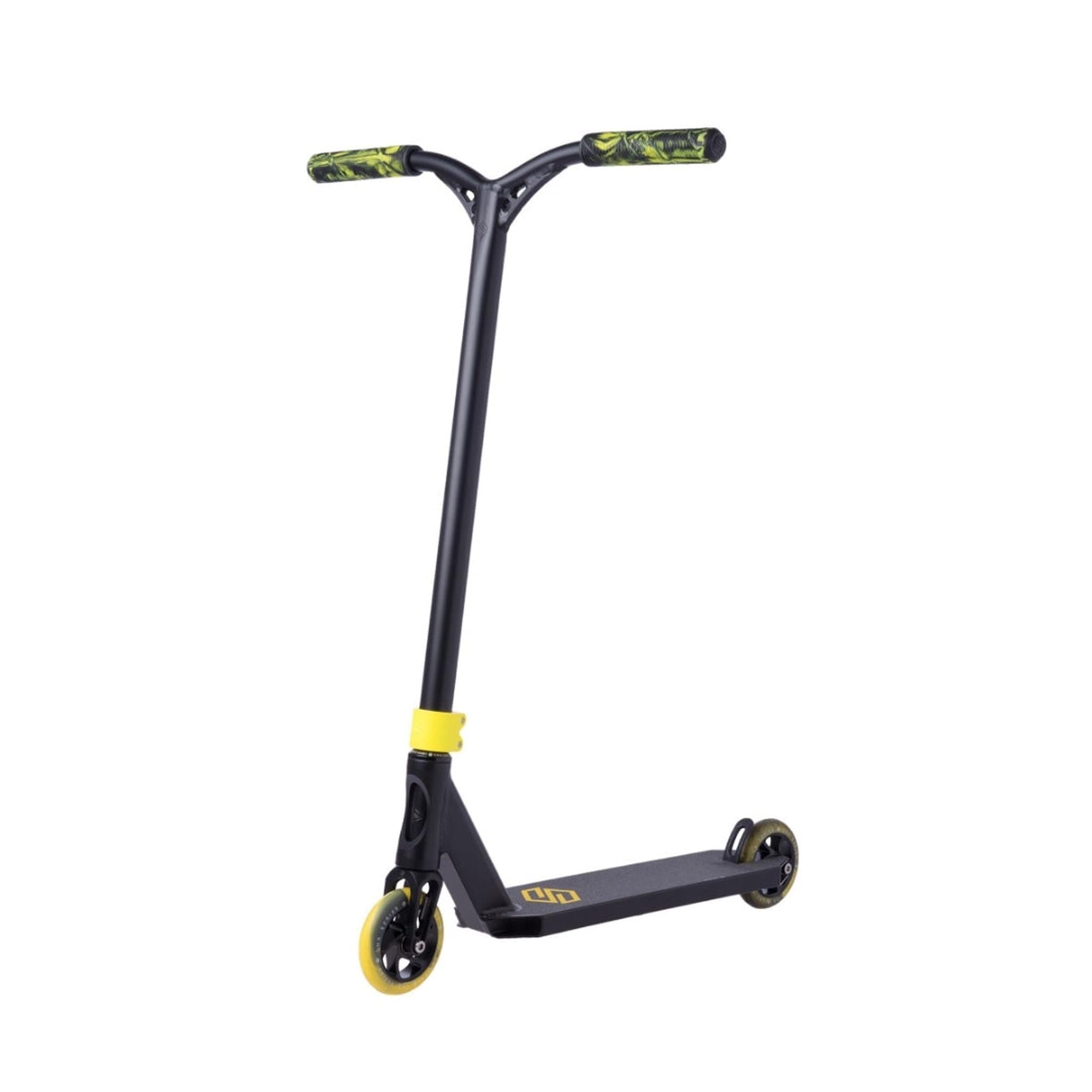 Striker Lux Painted Scooter Freestyle - Negro/Amarillo- Scootworld.es