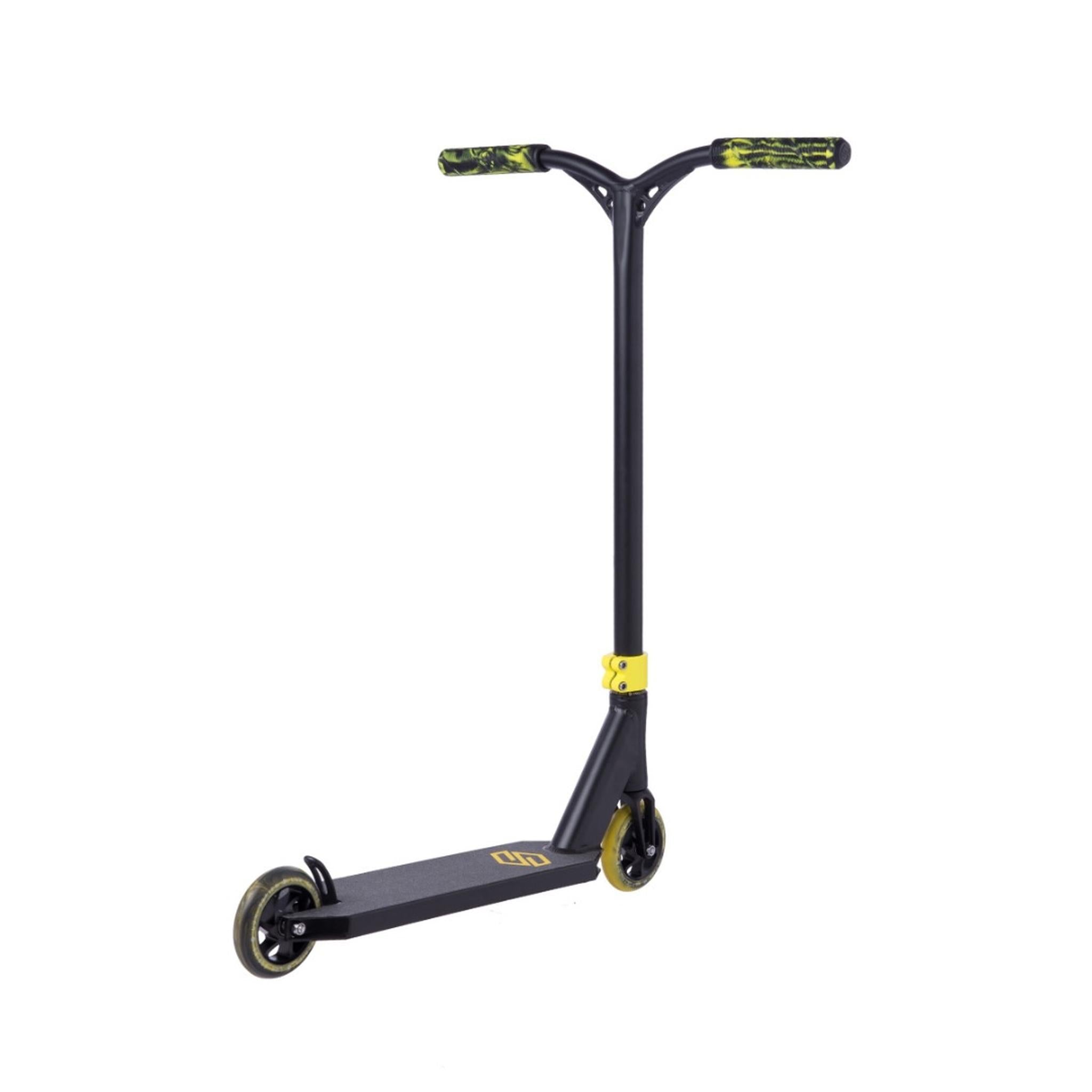 Striker Lux Painted Scooter Freestyle - Negro/Amarillo- Scootworld.es