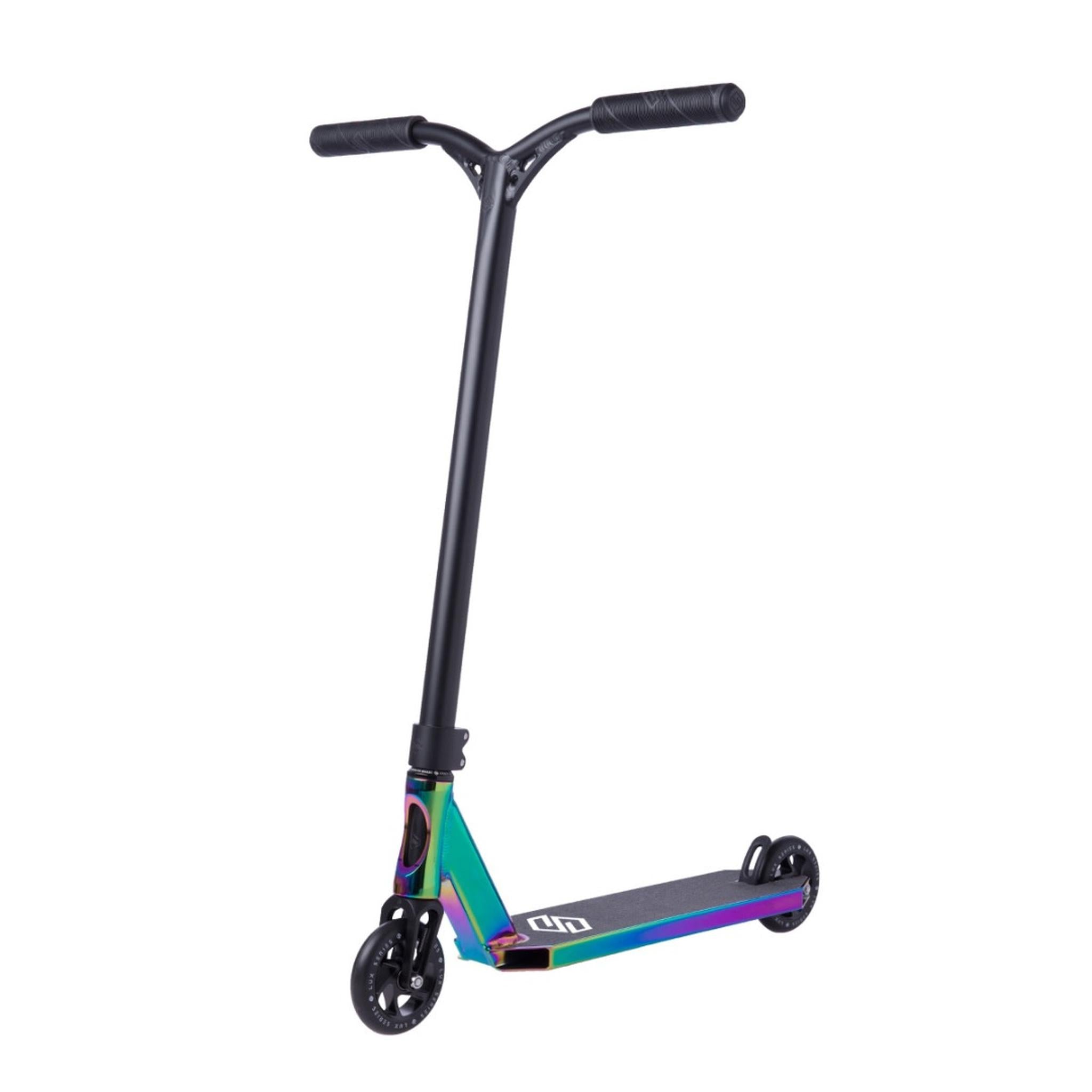 Striker Lux Scooter Freestyle - Rainbow Deck- Scootworld.es