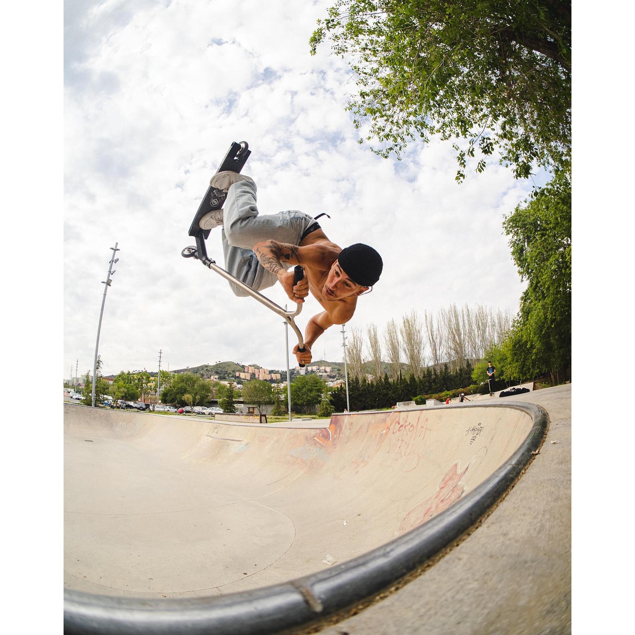 Curso de patinete freestyle Toni- Scootworld.es